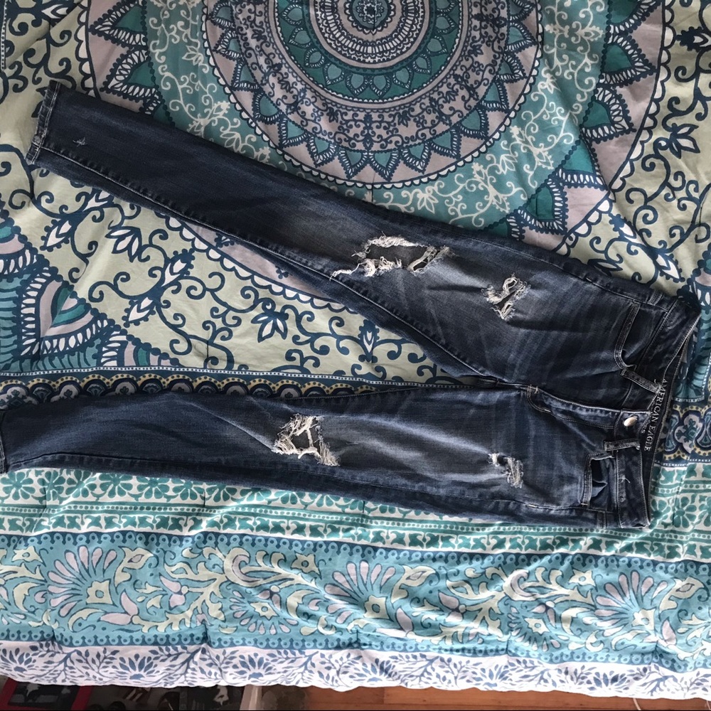 American eagle distressed jeans